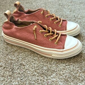 NEW Yellow Box Shoes, size 8